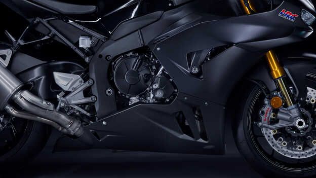 CBR1000RR-R Fireblade Carbon Edition under cowl