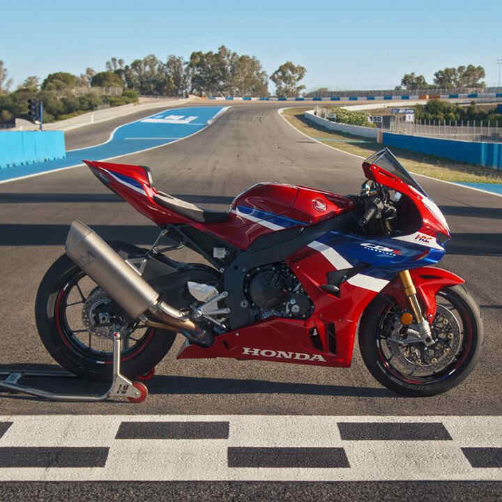Honda CBR1000RR R Supersport Born To Race