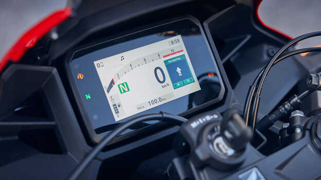 Honda CBR500R smartphone connectivity with navigation