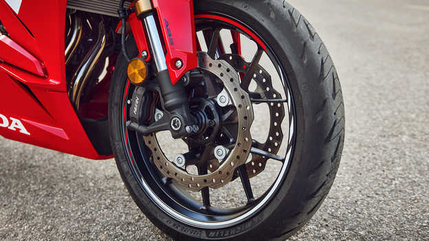 CBR500R New Dual Front Disc Brakes with Radial Mount Calipers