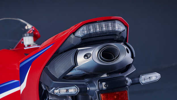 CBR600RR Single centre-up exhaust muffler.