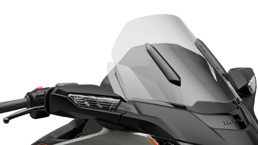 Honda GL1800 Gold Wing, Adjustable, electrically-operated windscreen