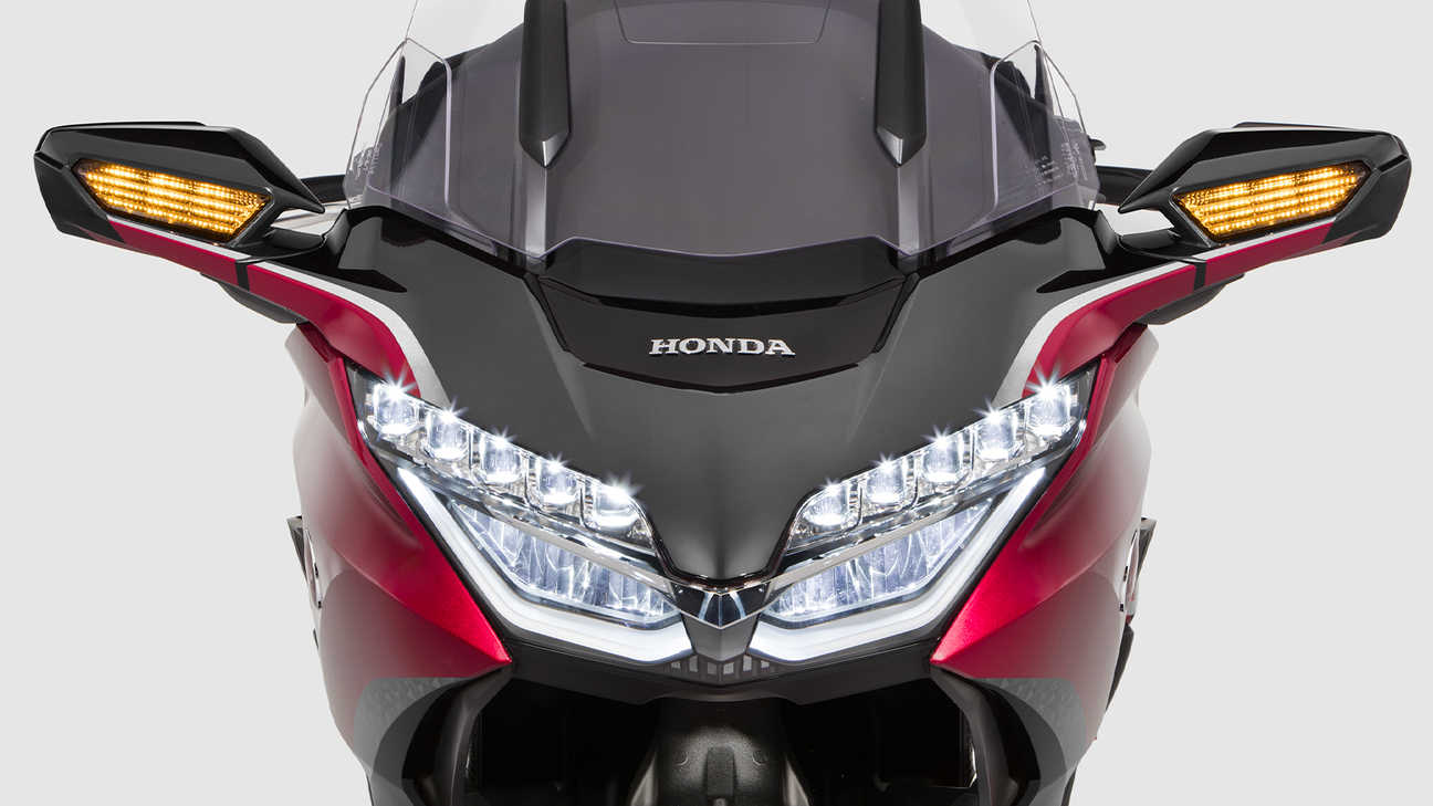 Honda Gold Wing Tour, Full LED lighting with LED fog lights