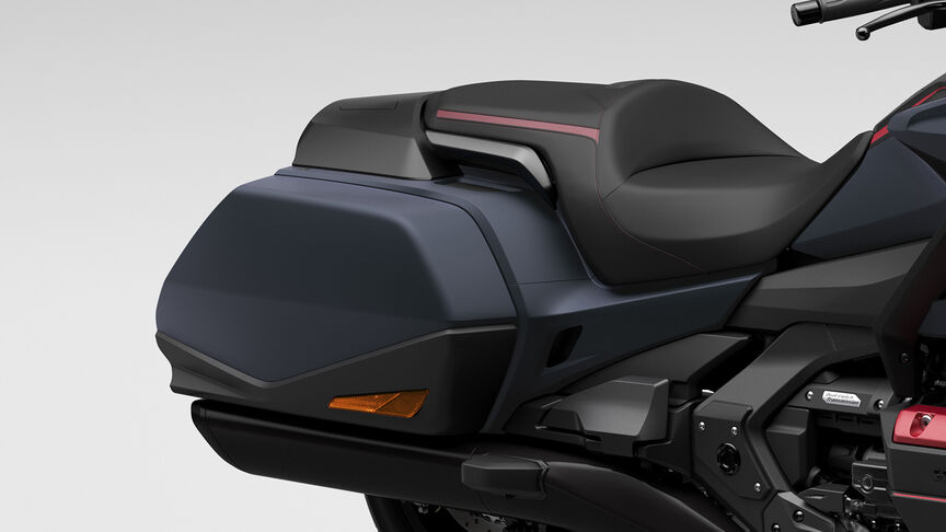 Honda GL1800 Gold Wing, Pannier space for all that matters
