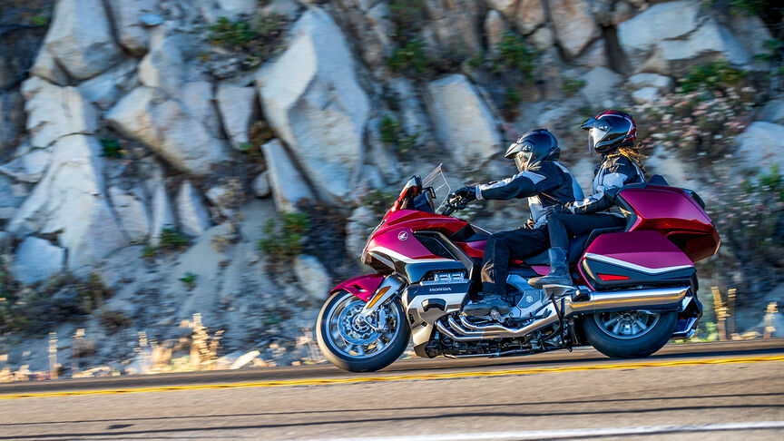 Gold Wing Tour, rider with pillion