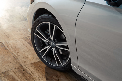 18" Two Tone Black Diamond Cut Alloys