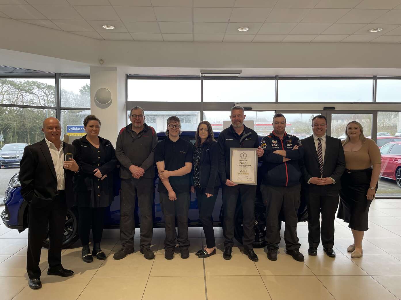 Honda dealership with Yushu award.
