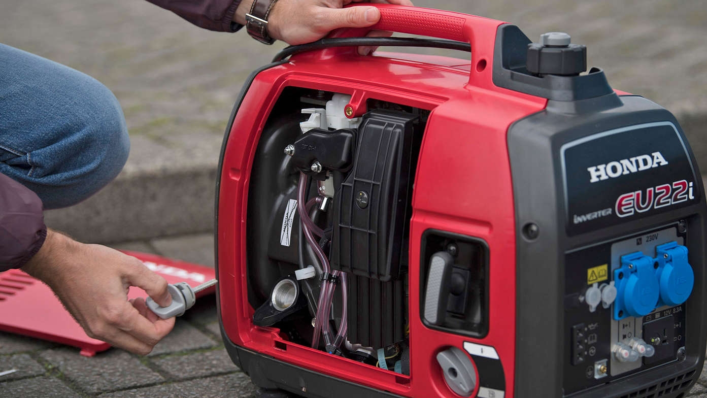 honda eu22i portable power generator with oil alert system.