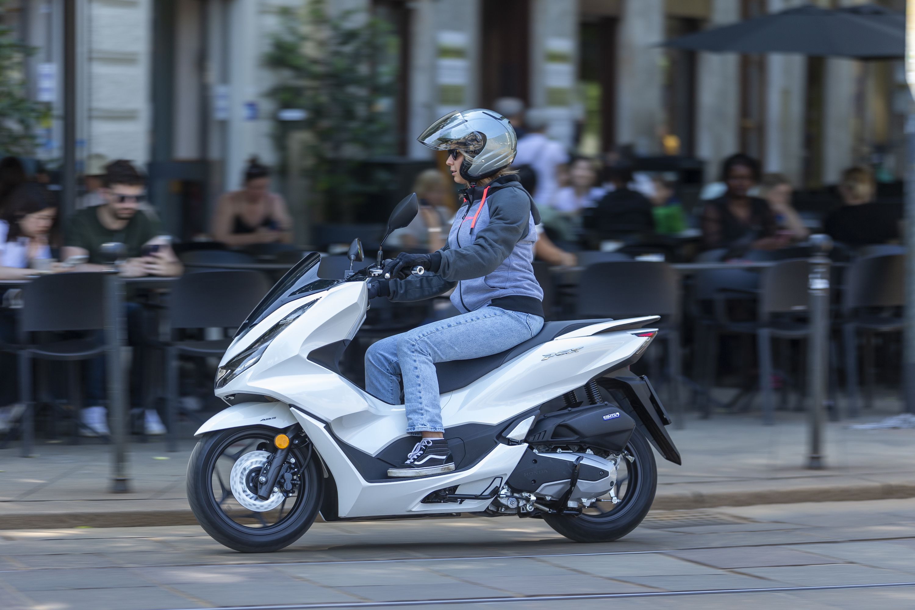 Can I ride a motorbike on car licence Honda UK