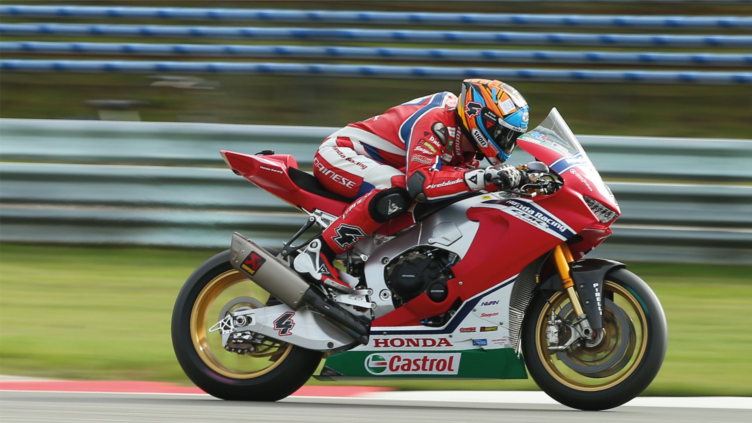 dan linfoot racing the bsb honda fireblade