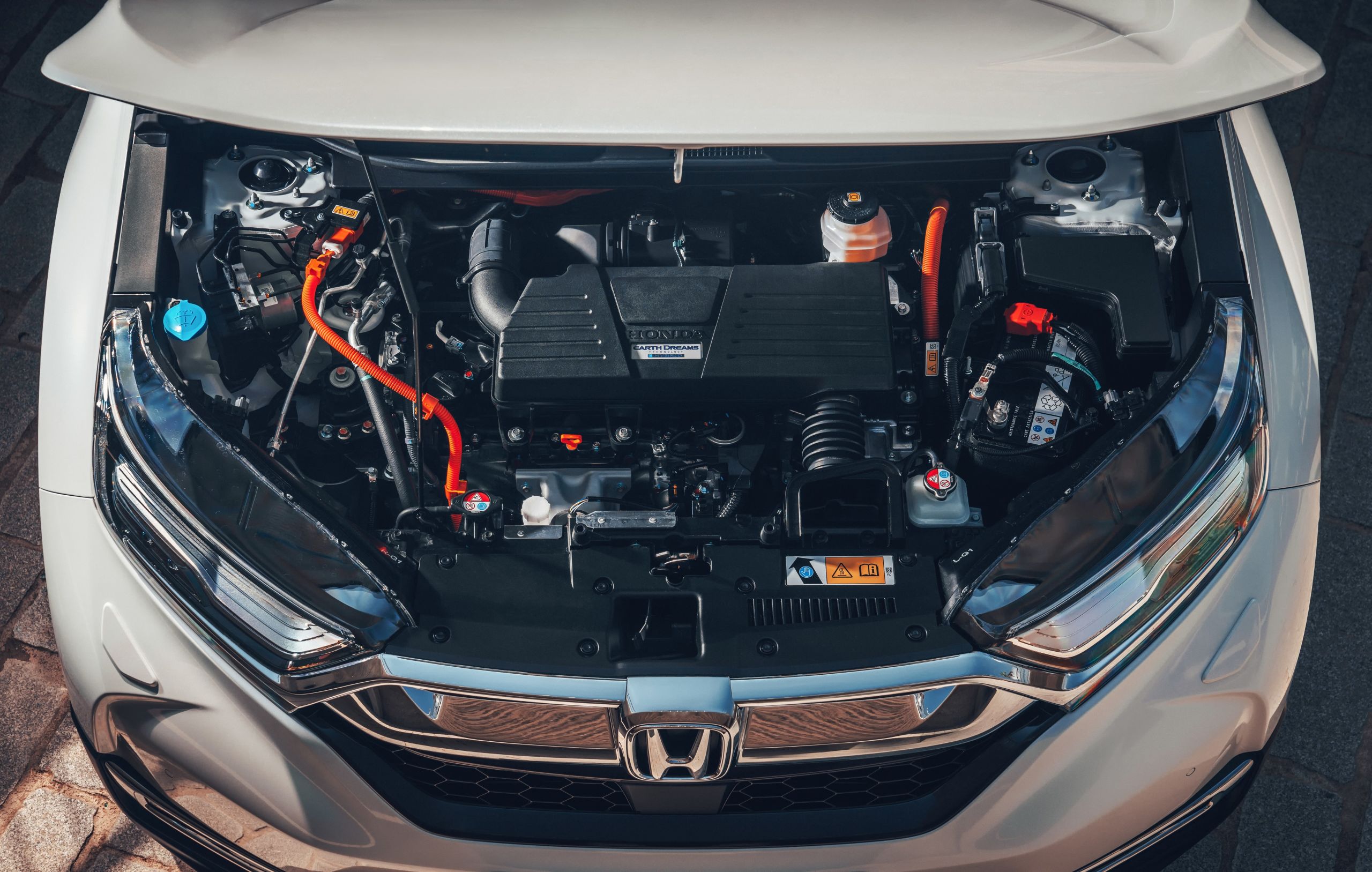 Honda freed двигатель. Honda CR-V 2019 двигатель. Хонда гибрид CR-V гибрид. Хонда CRV моторный отсек. Хонда Фрид двигатель.