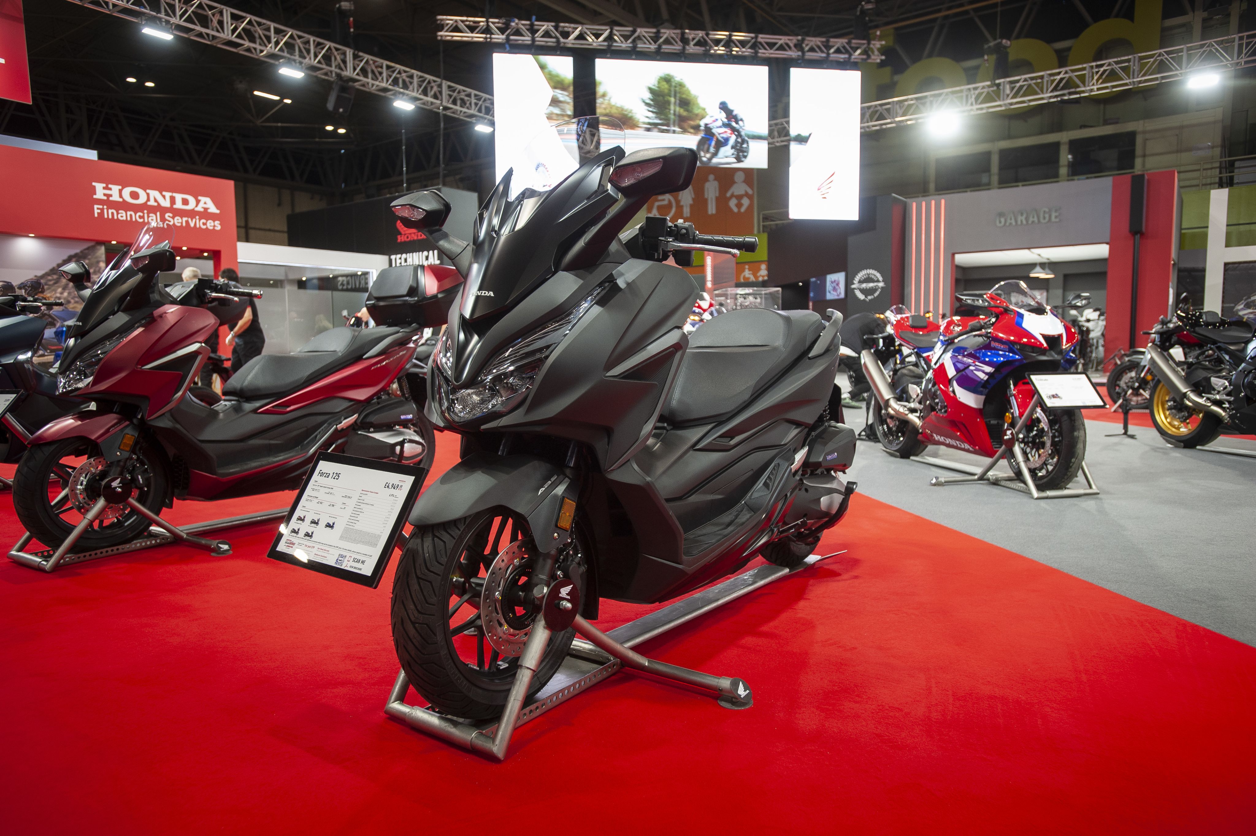 EICMA 2021: Honda ADV350 - 330 cc adventure-styled scooter with
