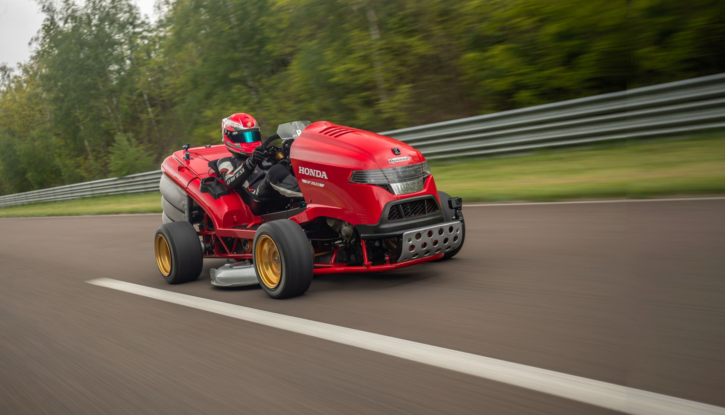 honda mean mower sets new world record honda engine room