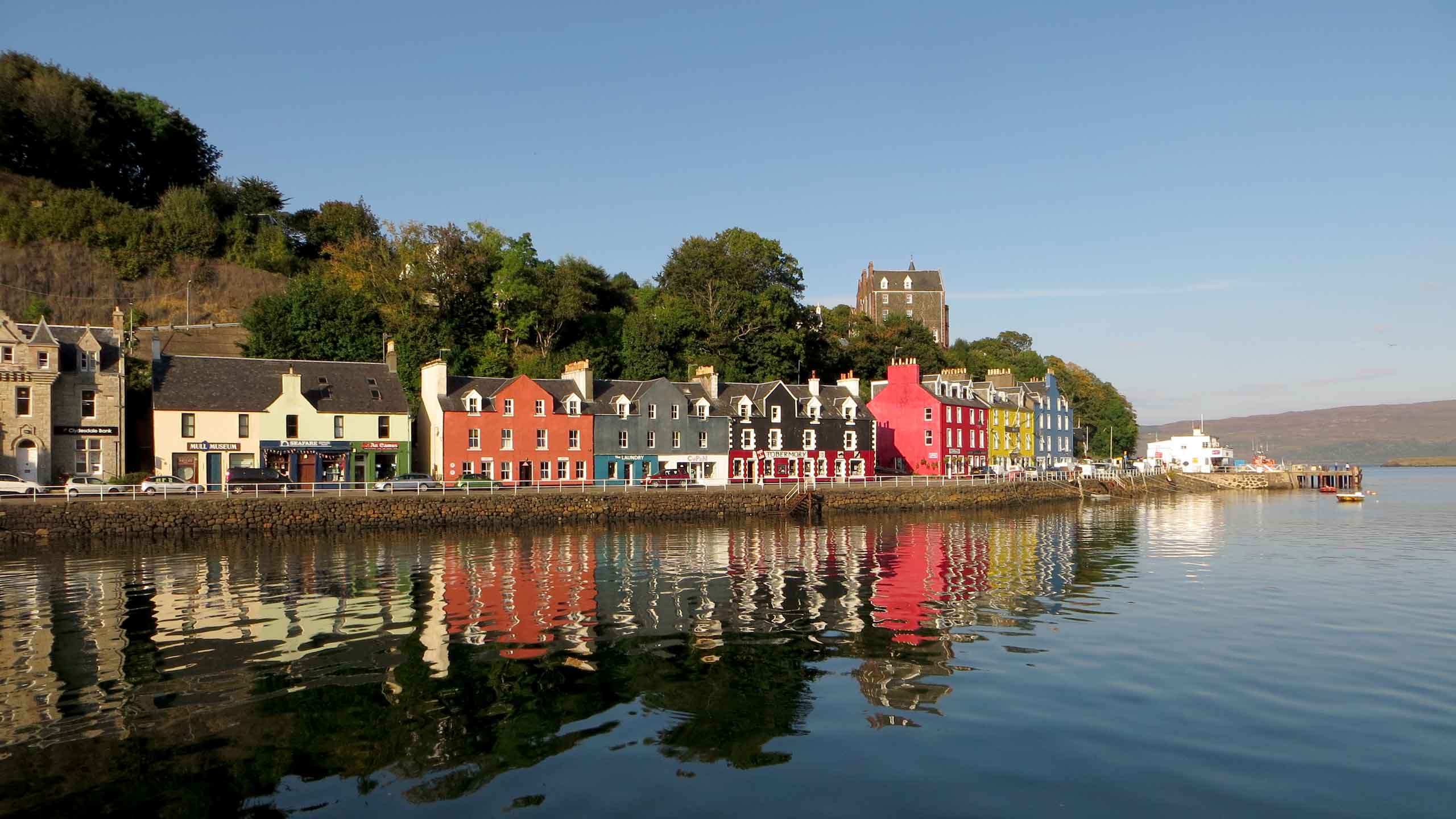 Tobermory waterfront with Burns Stewart whisky distillery